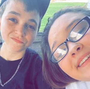 Meet your Posher, Kella